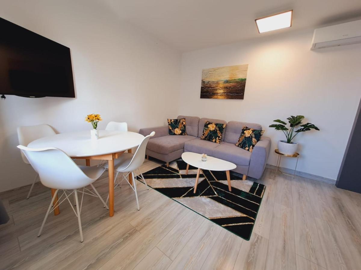 Limanowa Sunriser Apartment Luaran gambar